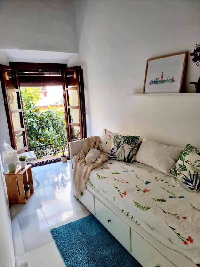 Hostfy Mercado De Triana Севилья Экстерьер фото