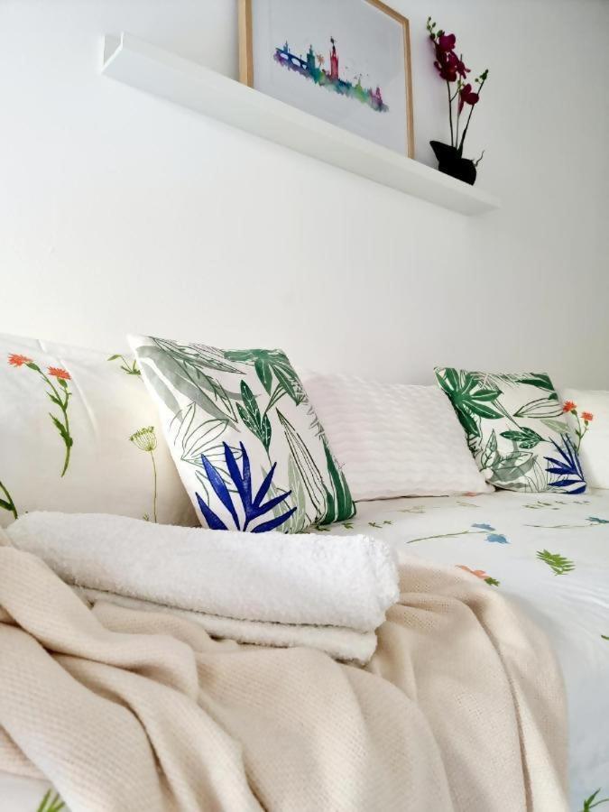 Hostfy Mercado De Triana Севилья Экстерьер фото