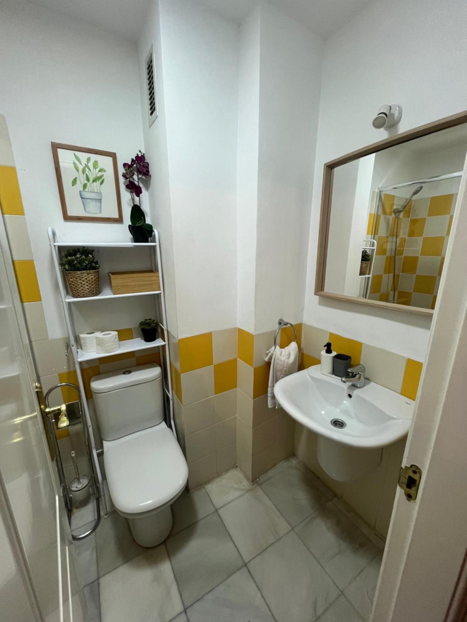 Hostfy Mercado De Triana Севилья Экстерьер фото