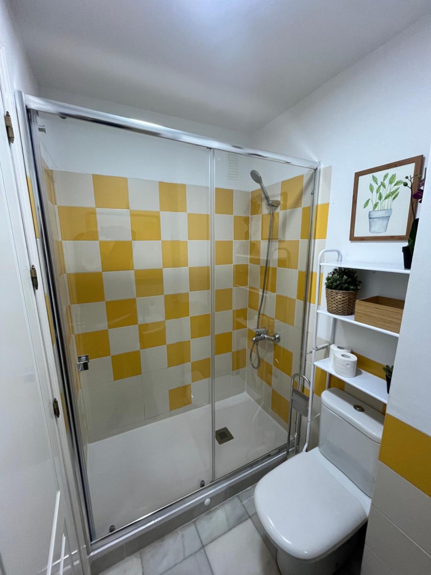 Hostfy Mercado De Triana Севилья Экстерьер фото